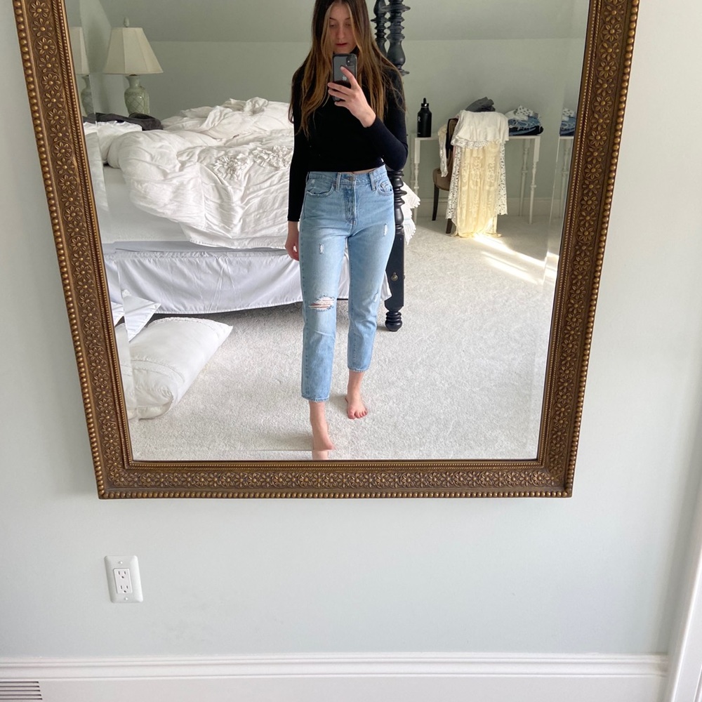 LEVI high rise SIZE 27/28 SKINNY/MOM JEANS